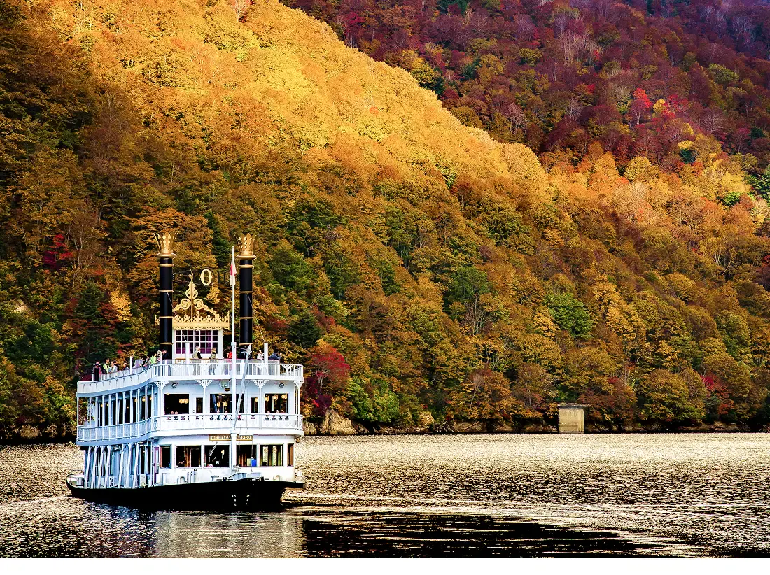 奥只見湖遊覧船の写真