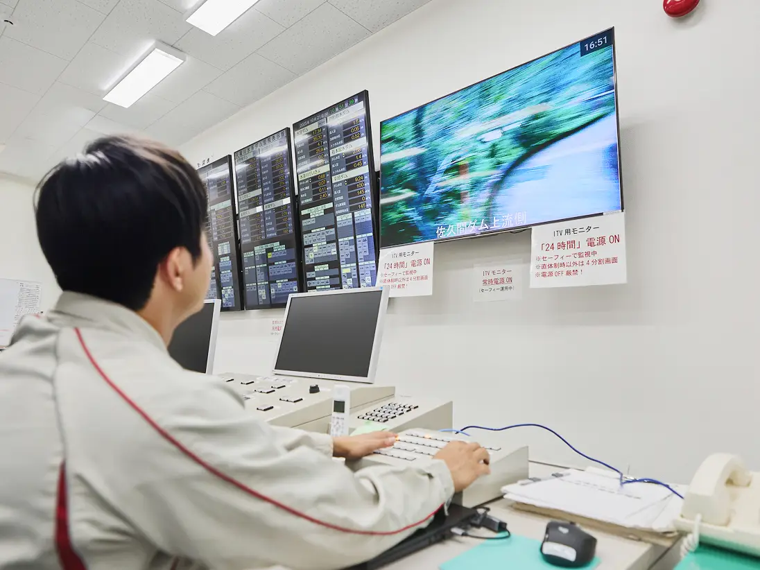 水力発電所やダムの維持管理の写真